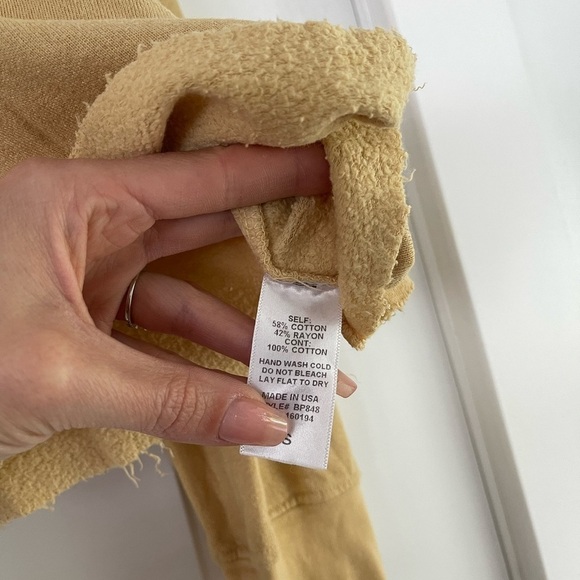 Boutique Cropped Smiley Sweatshirt - S - Picture 7 of 8